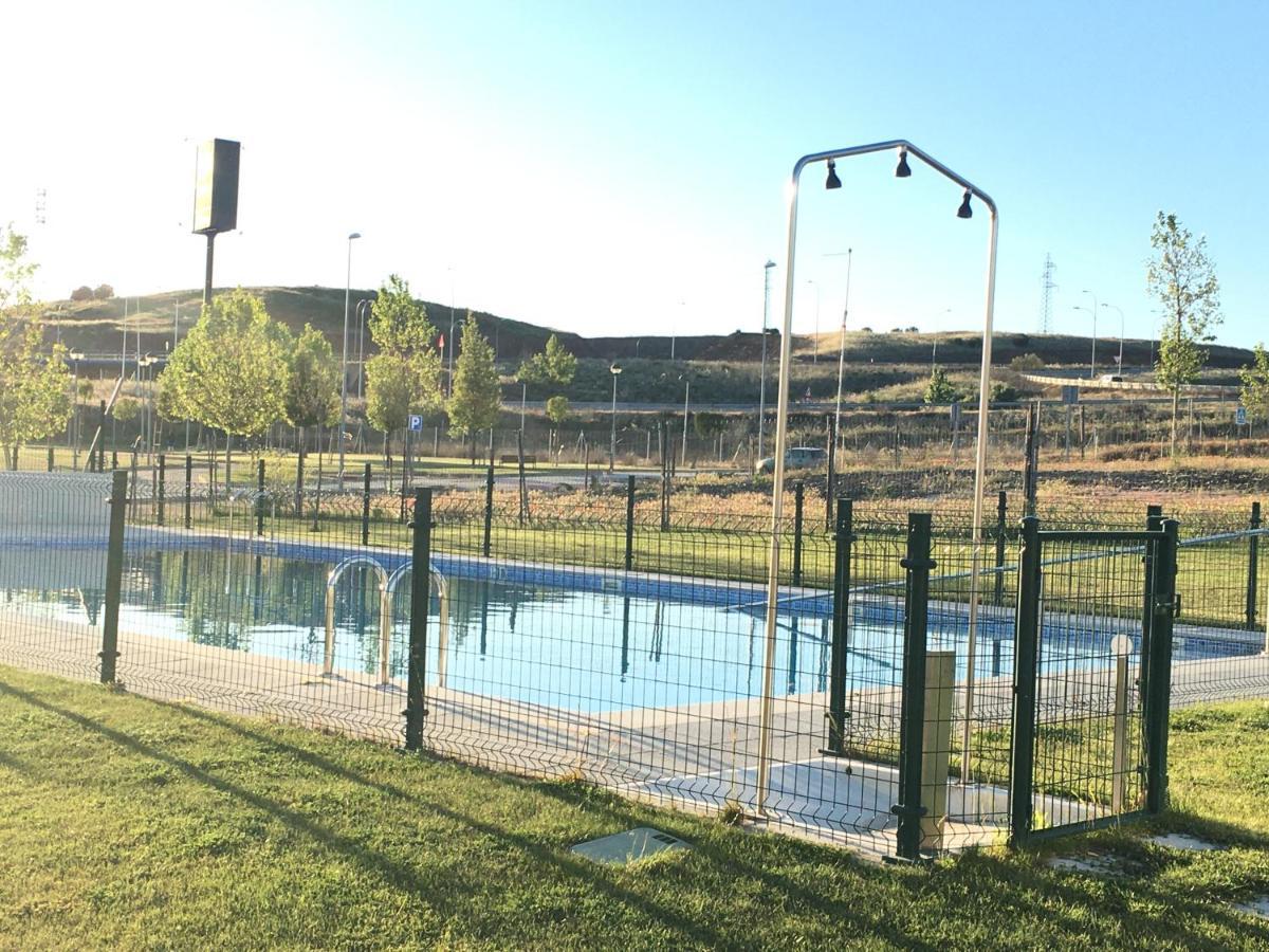 Apartamento Nuevo, Accesible Y Con Piscina !!! Саламанка Экстерьер фото